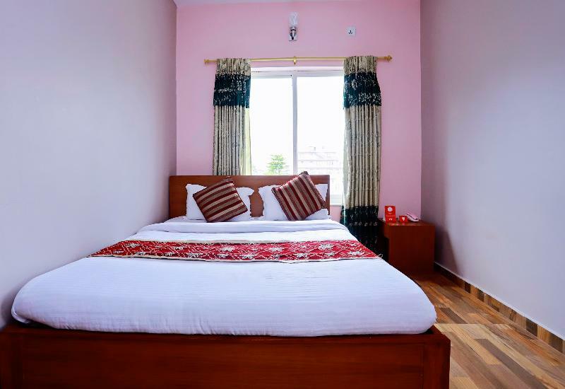 Oyo 575 Api Suites Pokhara Extérieur photo