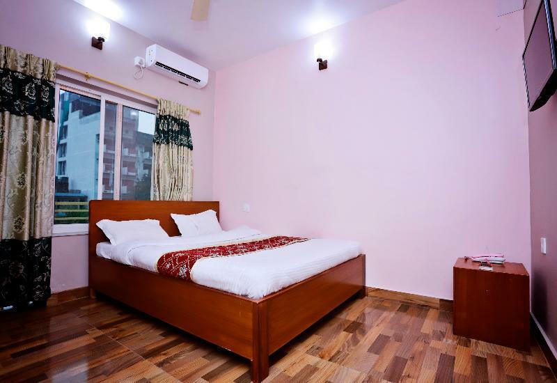 Oyo 575 Api Suites Pokhara Extérieur photo