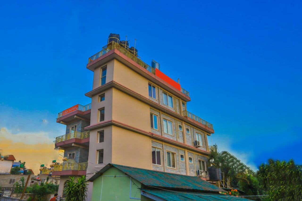 Oyo 575 Api Suites Pokhara Extérieur photo