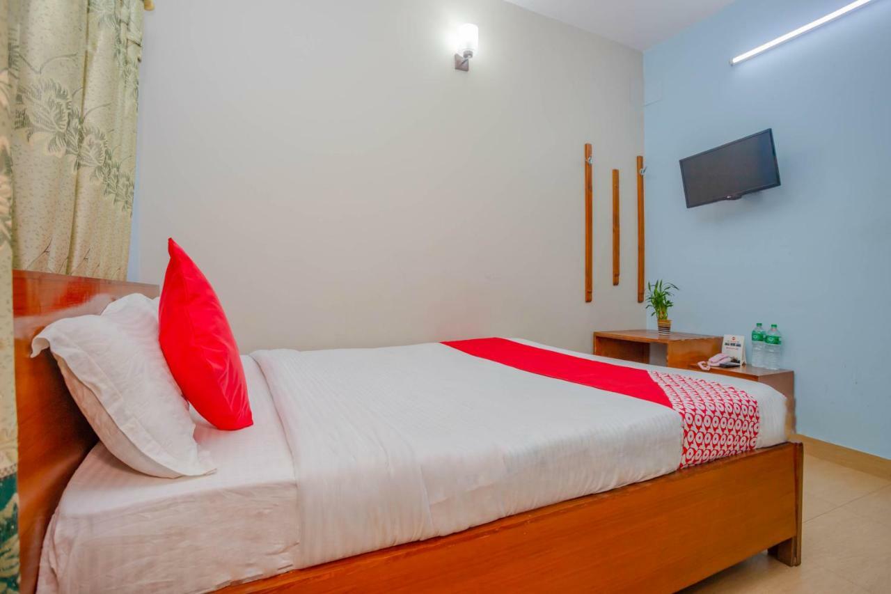 Oyo 575 Api Suites Pokhara Extérieur photo