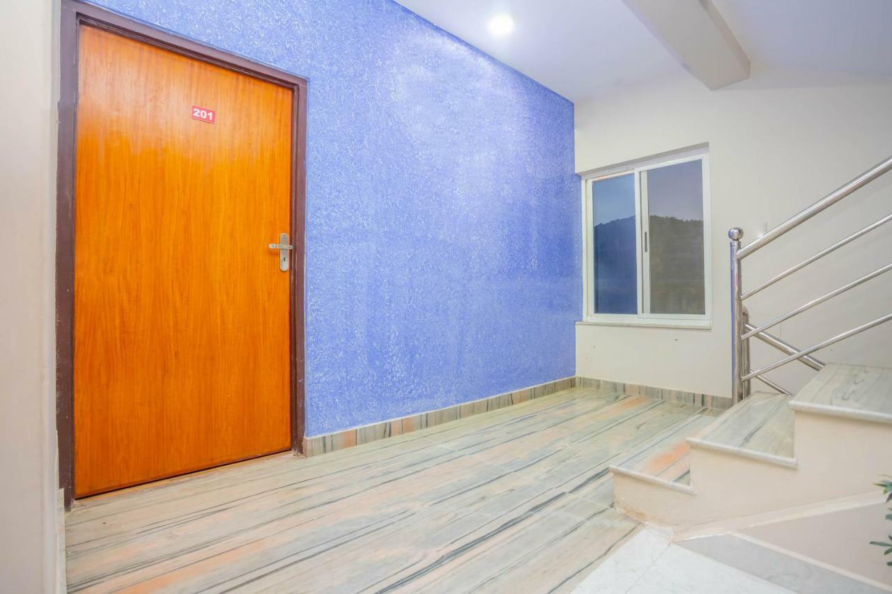 Oyo 575 Api Suites Pokhara Extérieur photo
