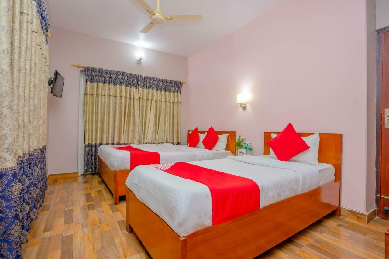 Oyo 575 Api Suites Pokhara Extérieur photo